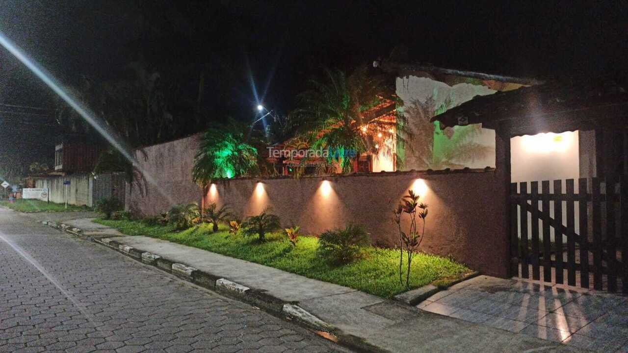 Casa para alquiler de vacaciones em Caraguatatuba (Massaguaçu)