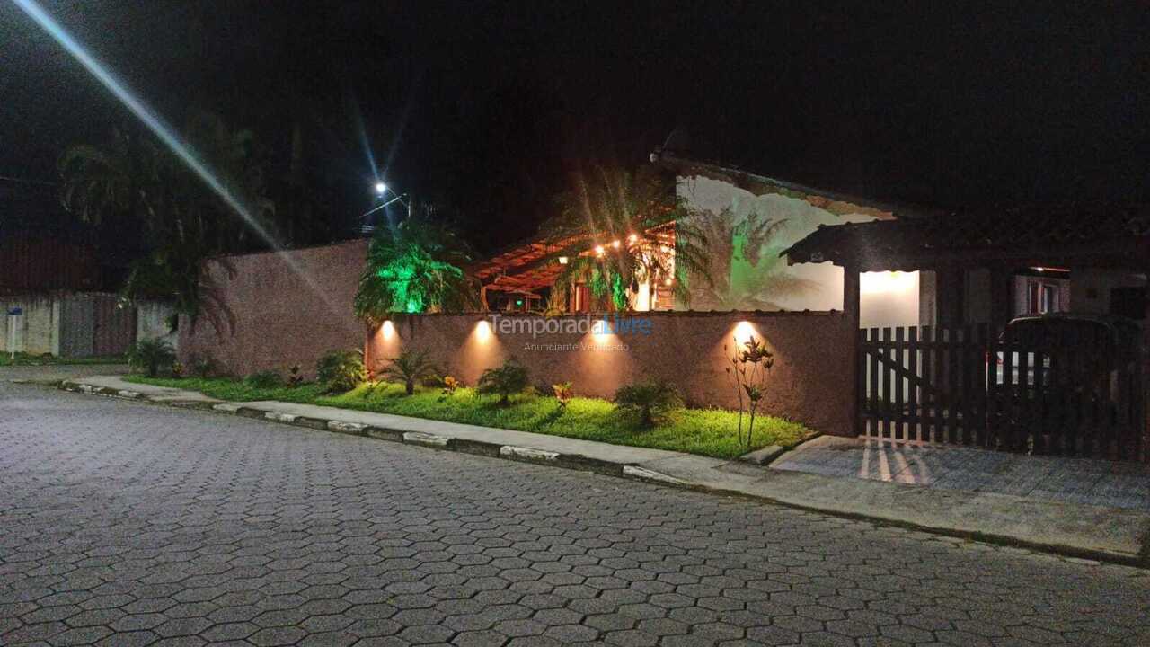 Casa para alquiler de vacaciones em Caraguatatuba (Massaguaçu)