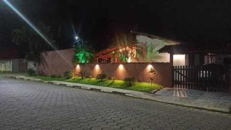 Casa para alquilar en Caraguatatuba - Massaguaçu