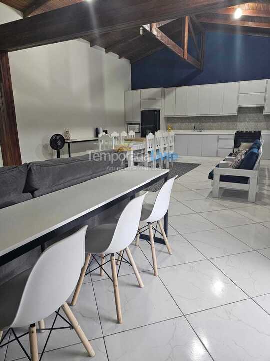 Casa para aluguel de temporada em Itapoá (Itapoá)