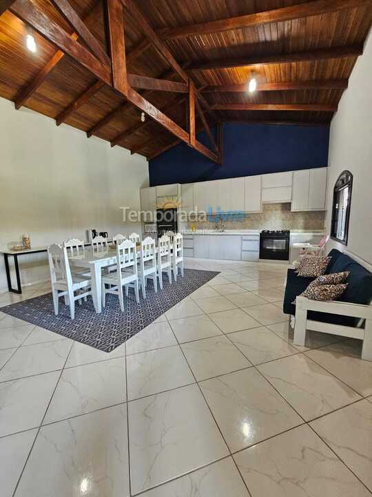 Casa para aluguel de temporada em Itapoá (Itapoá)