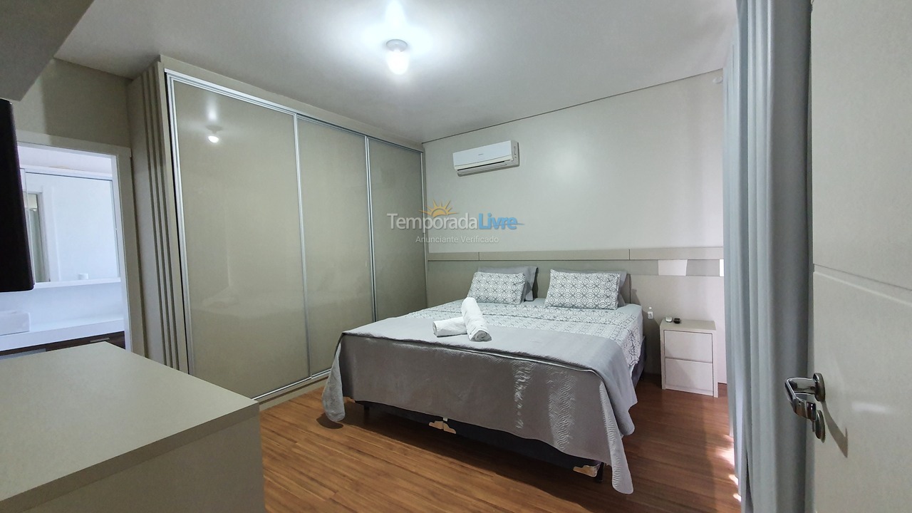 Casa para aluguel de temporada em Bombinhas (Praia de Zimbros)