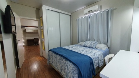 Linda casa localizada na Praia de Zimbros!