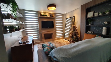 Linda casa localizada na Praia de Zimbros!