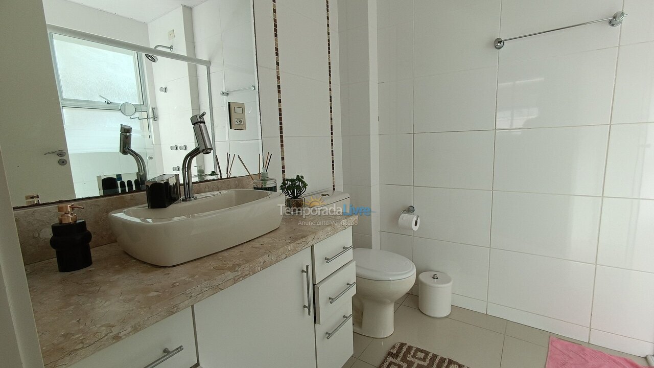 Apartment for vacation rental in Itapema (Meia Praia)