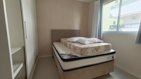 Comfortable apartment with balcony and sea view