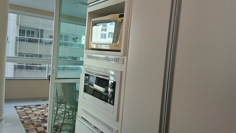 Comfortable apartment with balcony and sea view