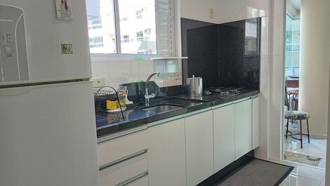 Comfortable apartment with balcony and sea view