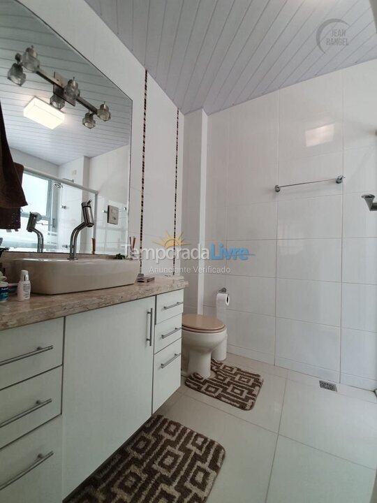 Apartment for vacation rental in Itapema (Meia Praia)