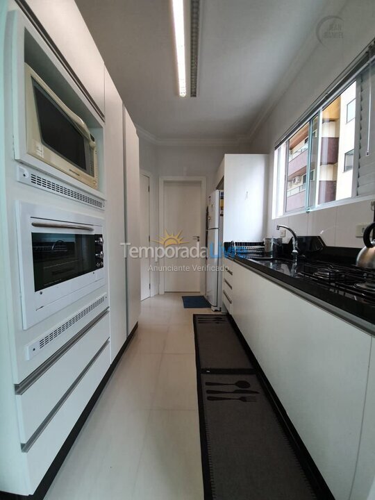 Apartment for vacation rental in Itapema (Meia Praia)