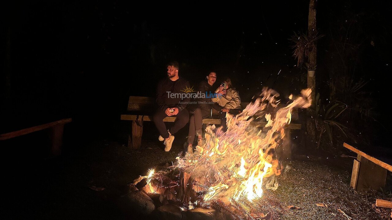 Casa para aluguel de temporada em Campos do Jordão (Pedra do Fogo)
