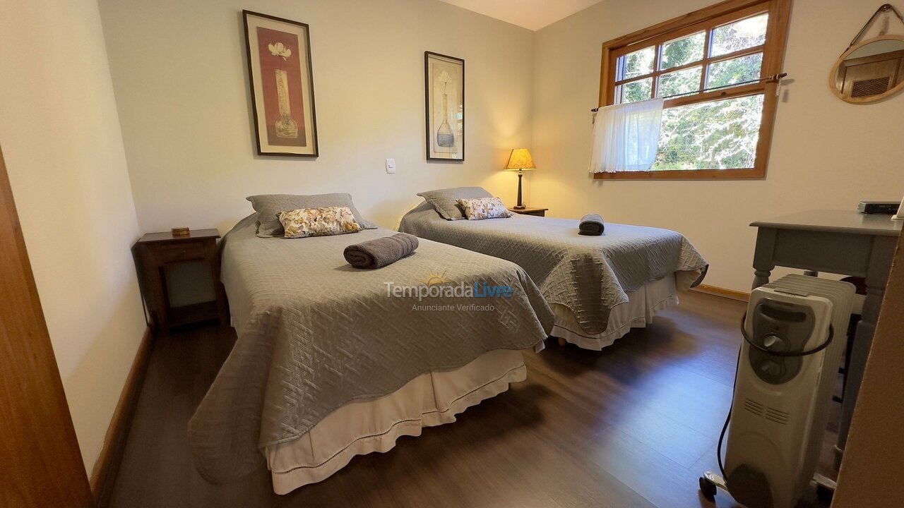 Apartment for vacation rental in Campos do Jordão (Capivari)