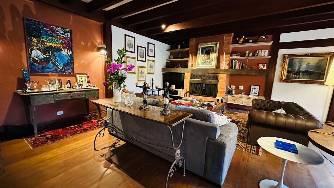 Casa para aluguel de temporada em Campos do Jordão (Descansopolis)