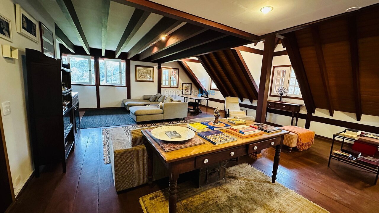 Casa para aluguel de temporada em Campos do Jordão (Descansopolis)