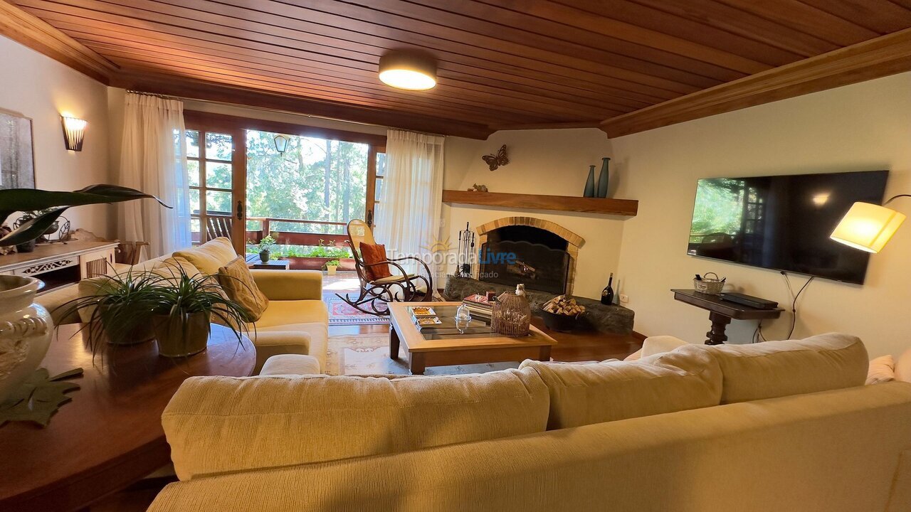 Apartment for vacation rental in Campos do Jordão (Capivari)