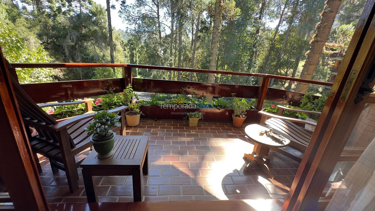 Apartment for vacation rental in Campos do Jordão (Capivari)