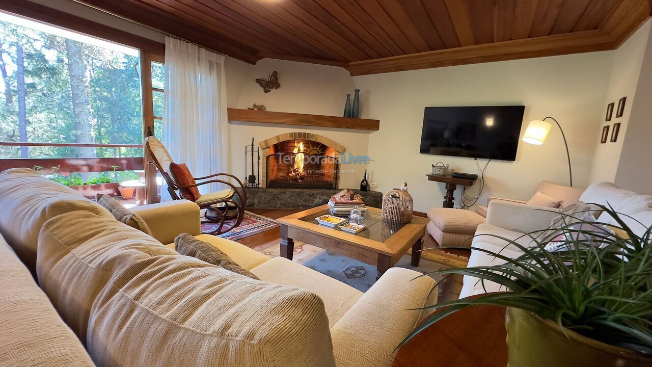 Apartment for vacation rental in Campos do Jordão (Capivari)