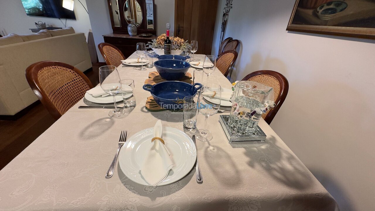 Apartment for vacation rental in Campos do Jordão (Capivari)