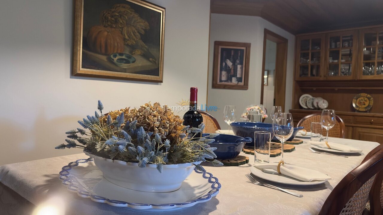 Apartment for vacation rental in Campos do Jordão (Capivari)