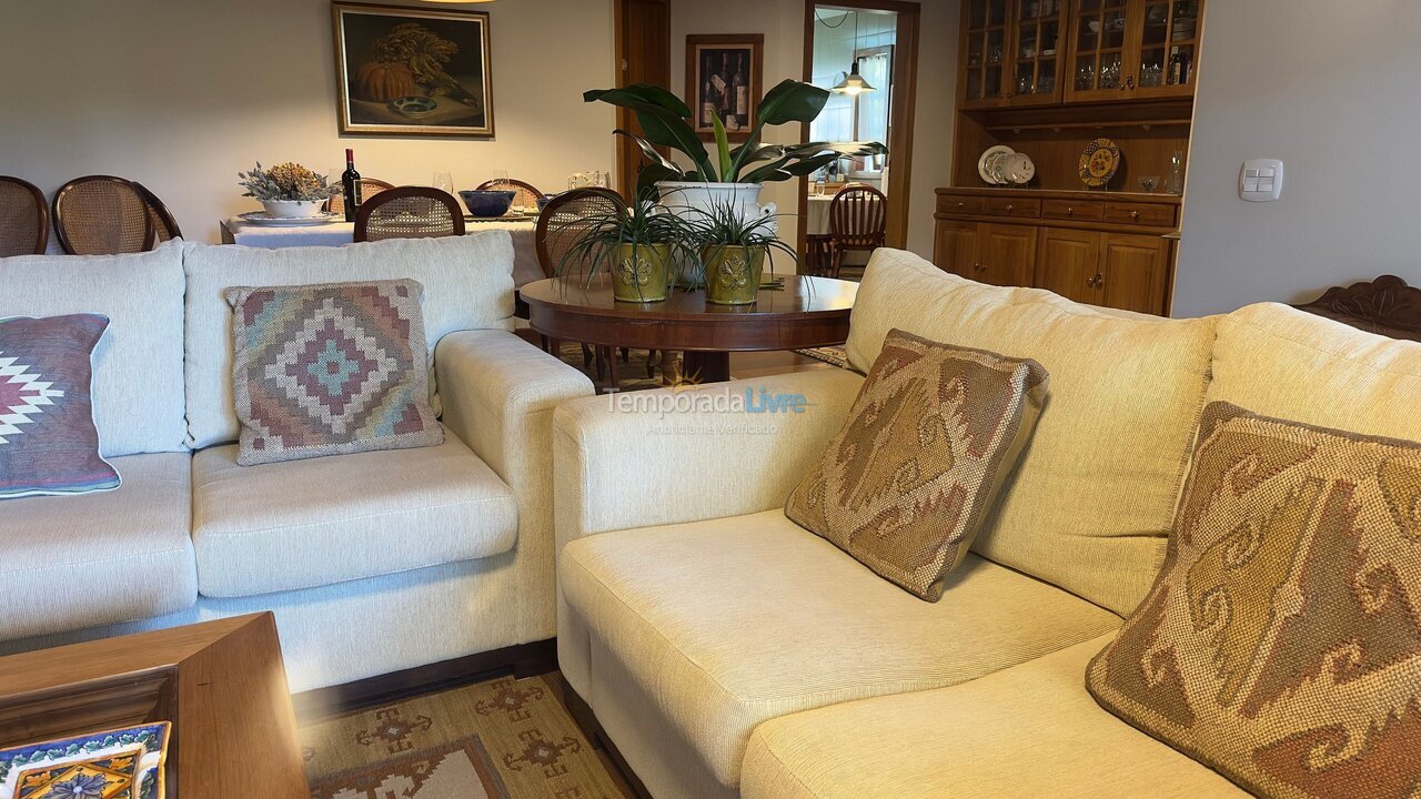 Apartment for vacation rental in Campos do Jordão (Capivari)