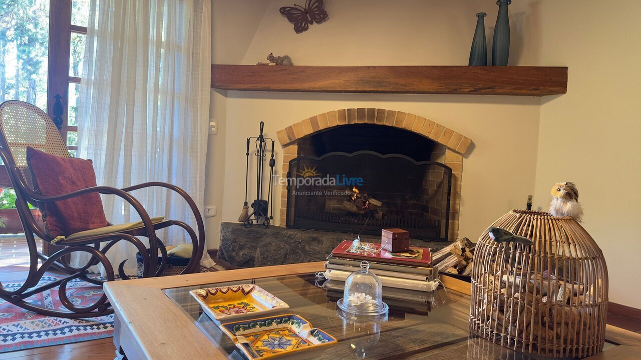 Apartment for vacation rental in Campos do Jordão (Capivari)