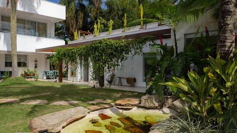 Casa alto padrão 180 metros até a praia