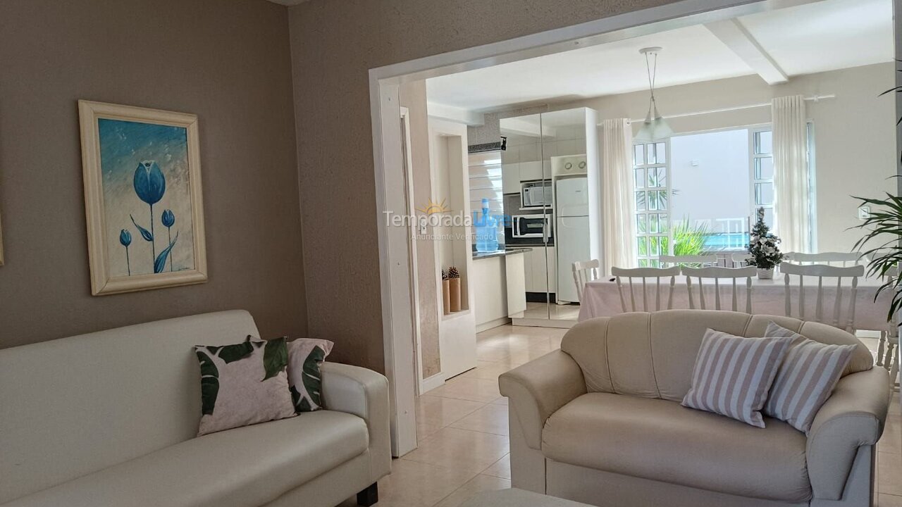 House for vacation rental in Bombinhas (Praia de Bombas)