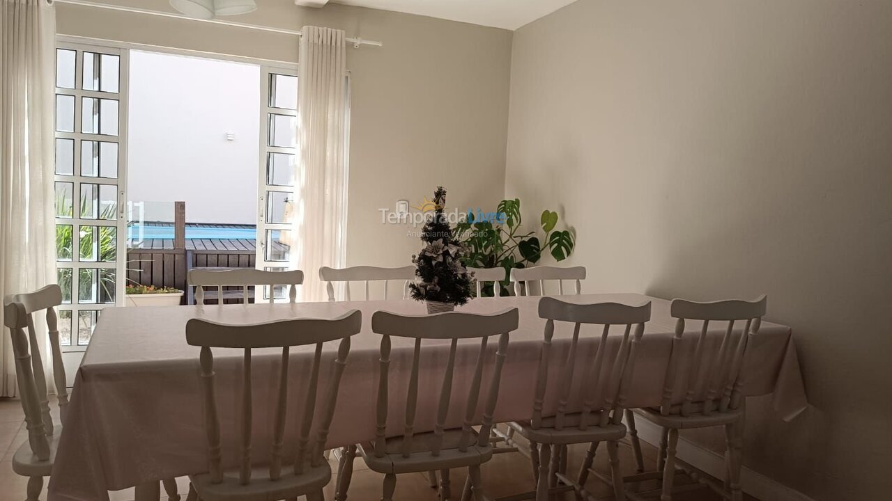 House for vacation rental in Bombinhas (Praia de Bombas)