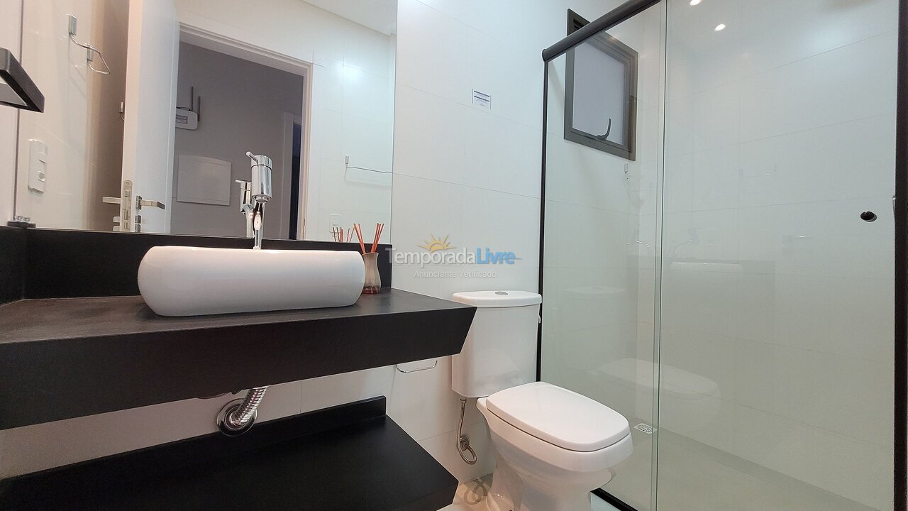 Apartamento para aluguel de temporada em Bombinhas (Praia de Bombas)