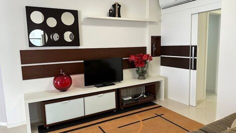 BELÍSSIMO SOLAR FRENTE MAR PARA 12 PESSOAS