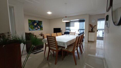 Apartamento com 3 dormitórios no coração de Itapema