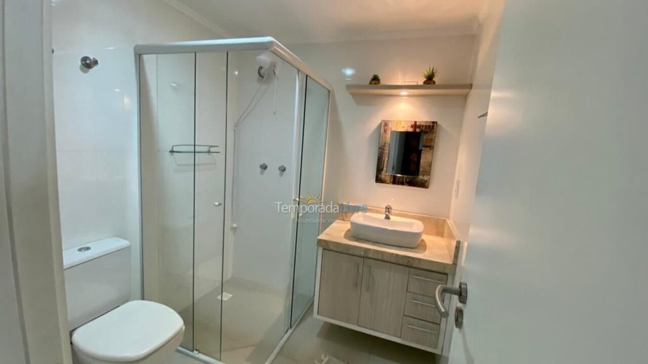 Apartamento para aluguel de temporada em Itapema (Meia Praia)