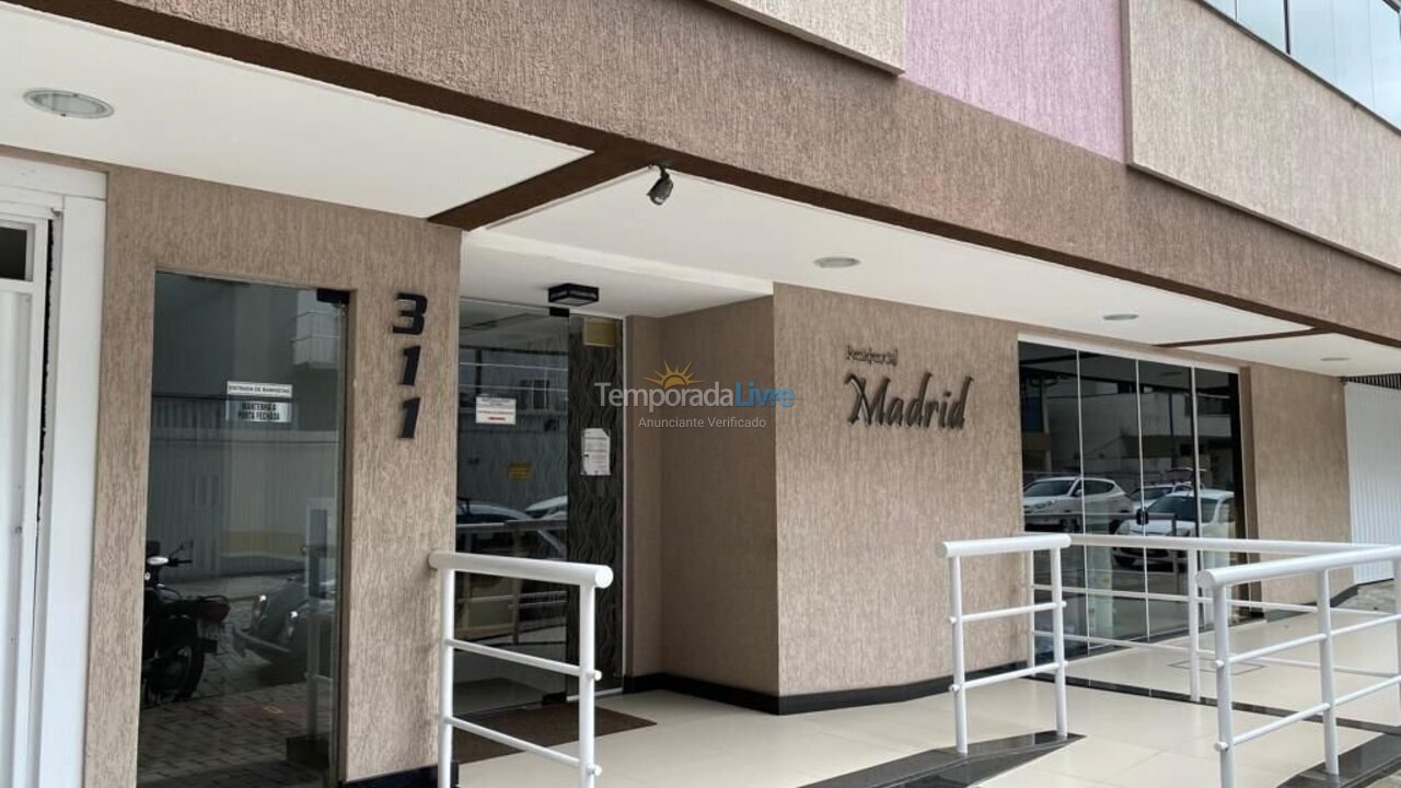 Apartamento para aluguel de temporada em Itapema (Meia Praia)