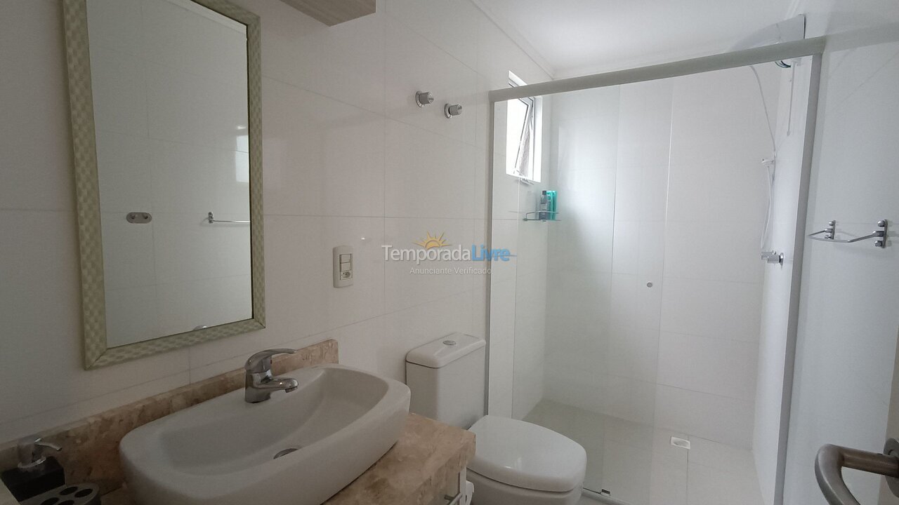 Apartamento para aluguel de temporada em Itapema (Meia Praia)