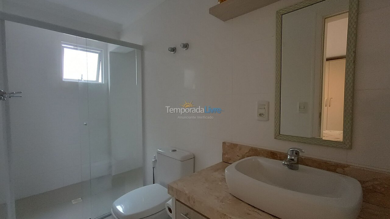 Apartamento para aluguel de temporada em Itapema (Meia Praia)