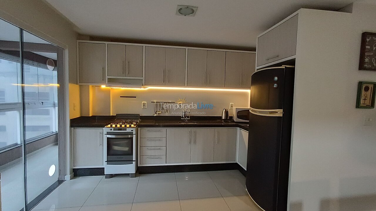 Apartamento para aluguel de temporada em Itapema (Meia Praia)