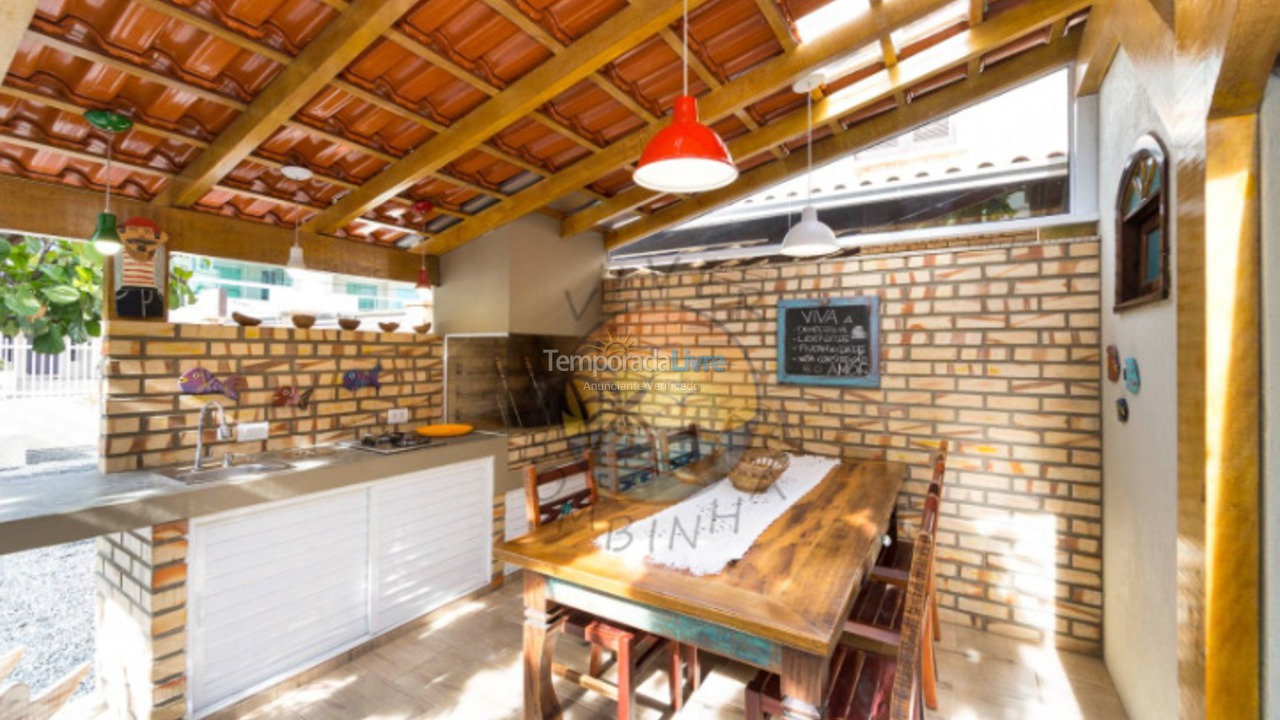 House for vacation rental in Bombinhas (Praia de Bombas)