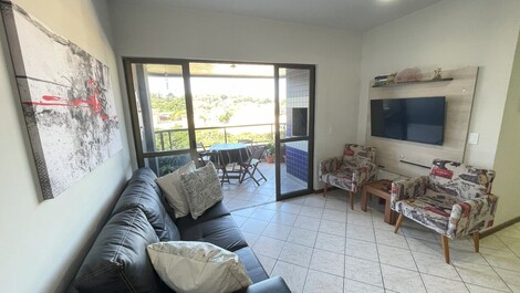 Apartment on the avenue overlooking the sea.