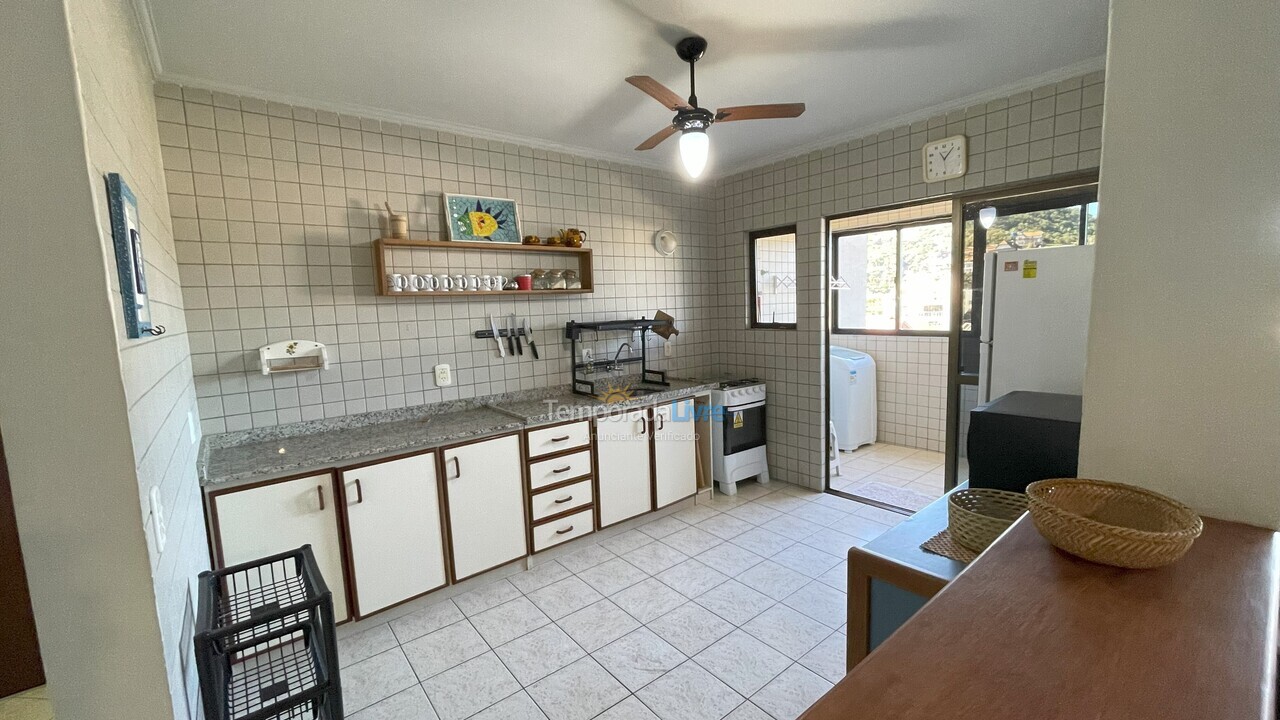 Apartment for vacation rental in Bombinhas (Praia de Bombinhas)