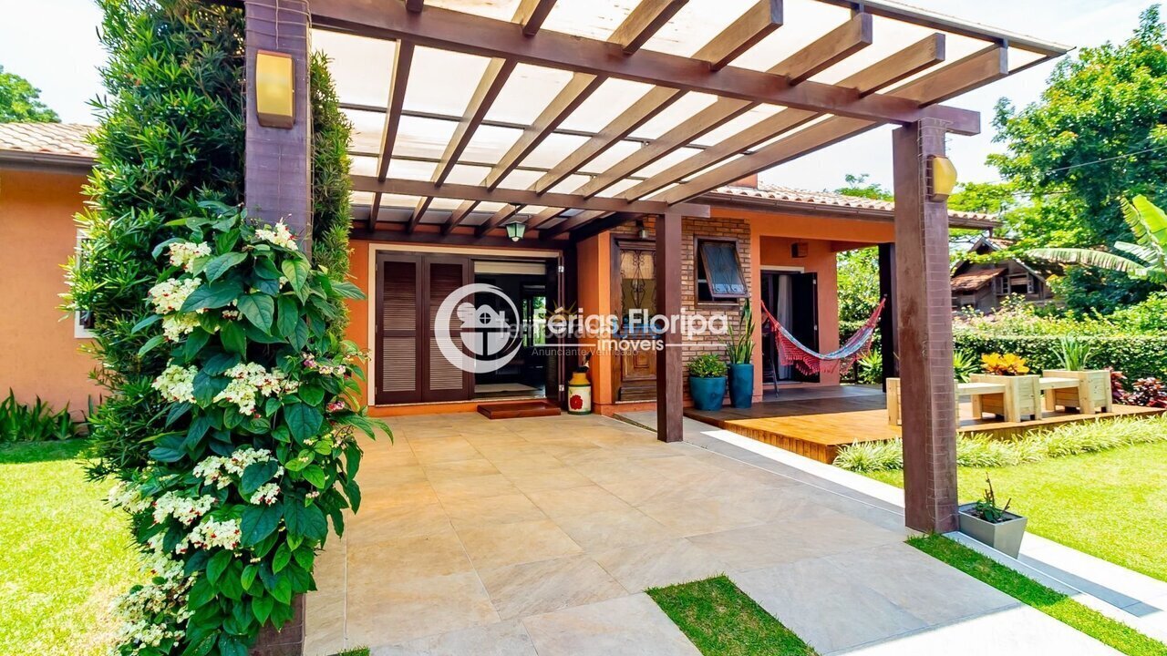 House for vacation rental in Florianopolis (Campeche)