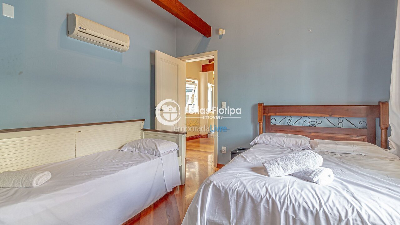 Casa para aluguel de temporada em Florianópolis (Rio Tavares)