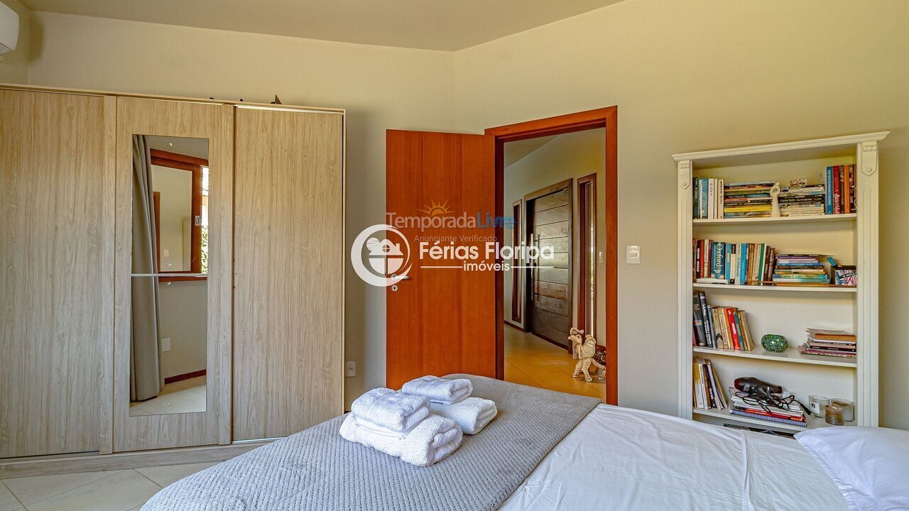 Casa para aluguel de temporada em Florianopolis (Campeche)