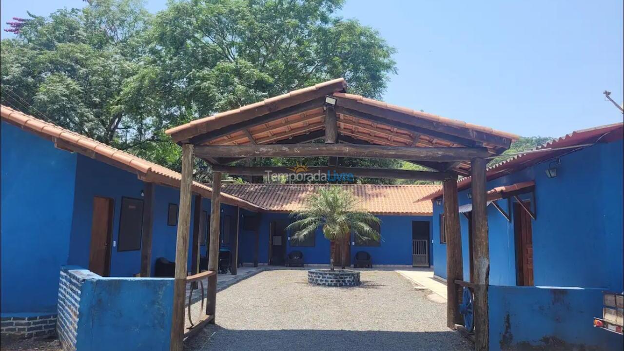 Chácara / sítio para aluguel de temporada em Miracatu (Pedro Barros)