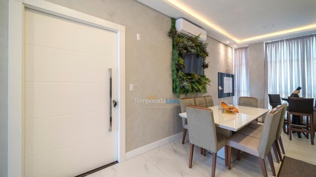 Apartment for vacation rental in Bombinhas (Mariscal)