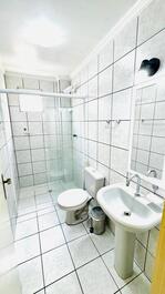 Apartamento na Praia de Bombas, próximo ao mar.