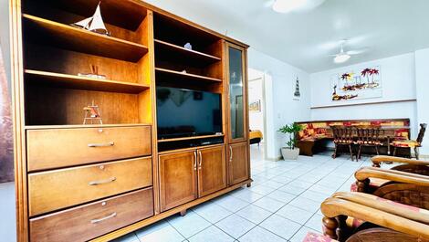 Apartamento na Praia de Bombas, próximo ao mar.