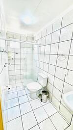 Apartamento na Praia de Bombas, próximo ao mar.