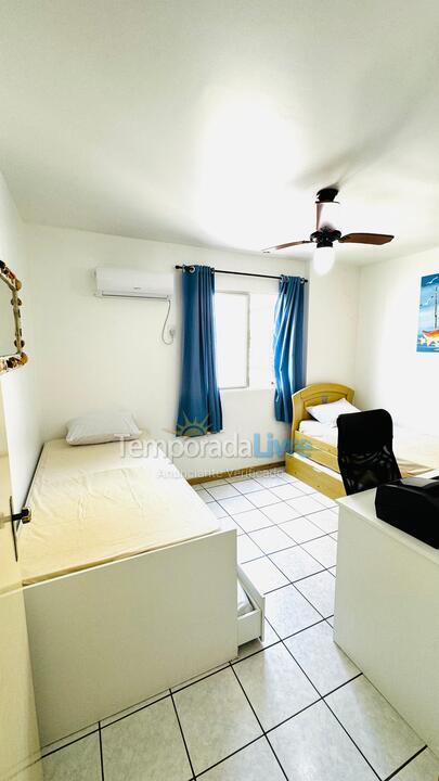 Apartamento para aluguel de temporada em Bombinhas (Praia de Bombas)