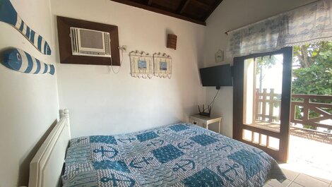 Beachfront house in the center of Porto Belo for 16 people