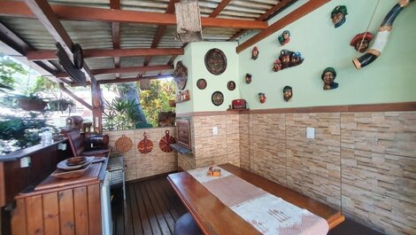 CASA CON PISCINA PARA 12 PERSONAS EN BOMBAS